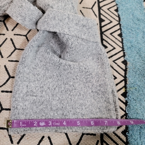 J.O.A HIGH LOW GRAY SWEATER, W TIE BELL SLEEVE DETAIL, SZ SMALL - Picture 12 of 13